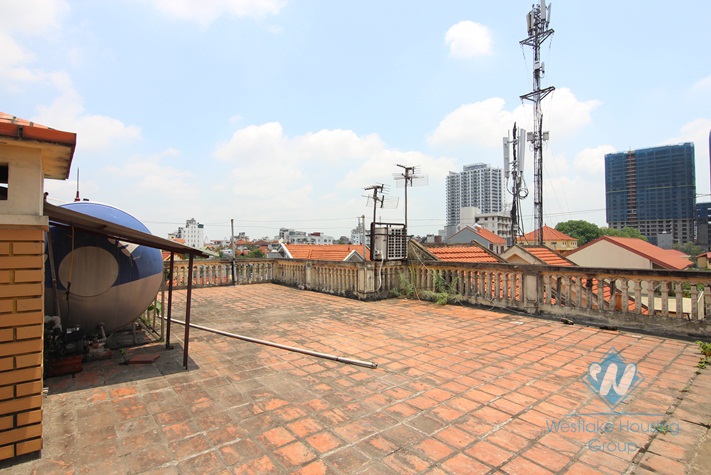 Cheap house for rent in the heart of Tay Ho over 400 sqm usage area